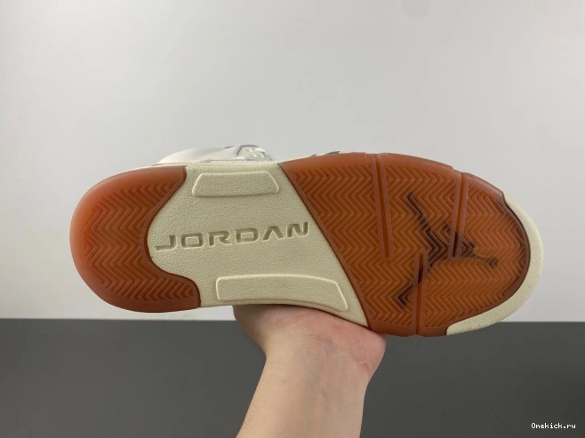 One Kick Grito Jordan Air HF8833-100 5 El 0817